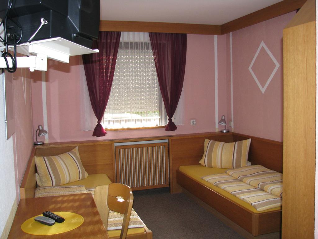 Hotel Erzhausener Hof エクステリア 写真